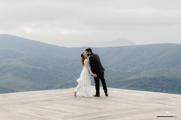 CAROLINE E CAIO