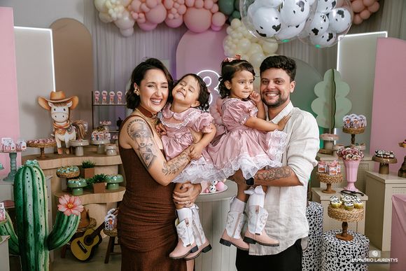 3 ANOS CLARA E HELENA
